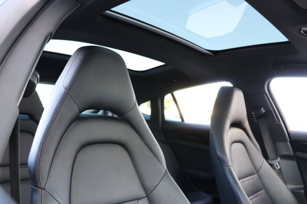 Used 2019 Porsche Panamera 4 AWD/4WD image 59