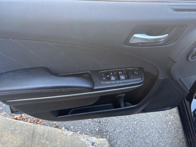 Used 2023 Dodge Charger SXT image 12