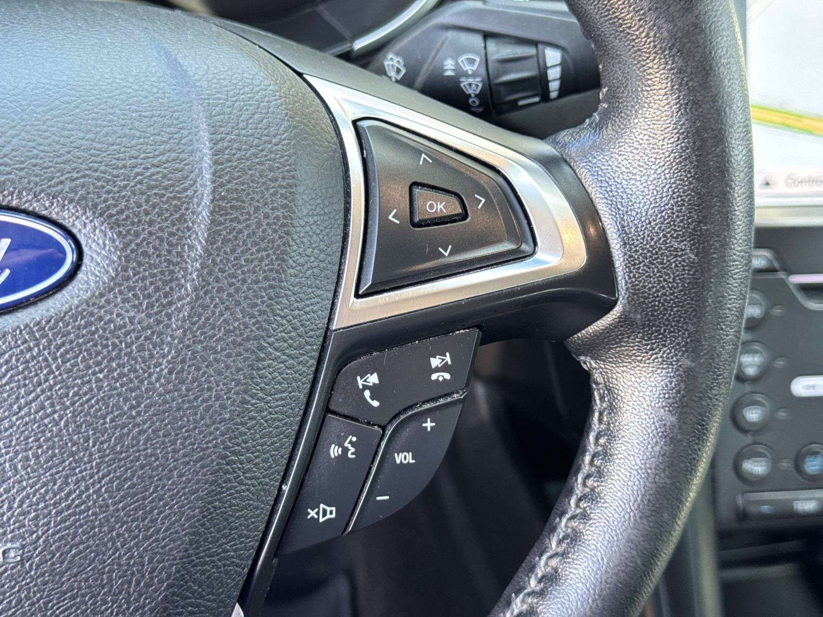 Used 2019 Ford Fusion Energi Titanium FWD image 12
