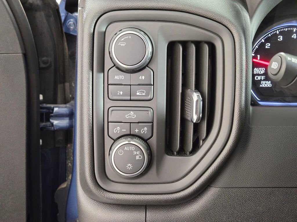 Used 2024 Chevrolet Silverado 1500 Custom AWD/4WD image 33