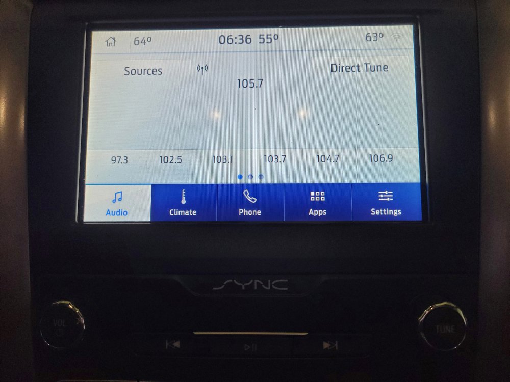 Used 2020 Ford Fusion SE FWD image 25