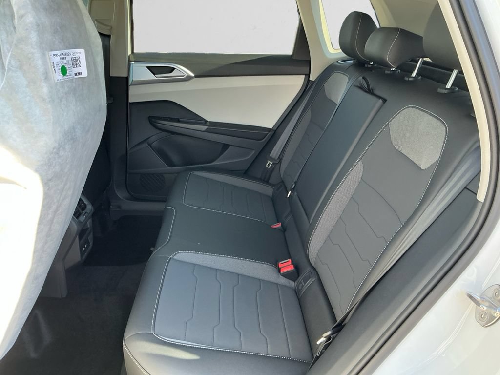 New 2026 Volkswagen Taos SE AWD/4WD image 13