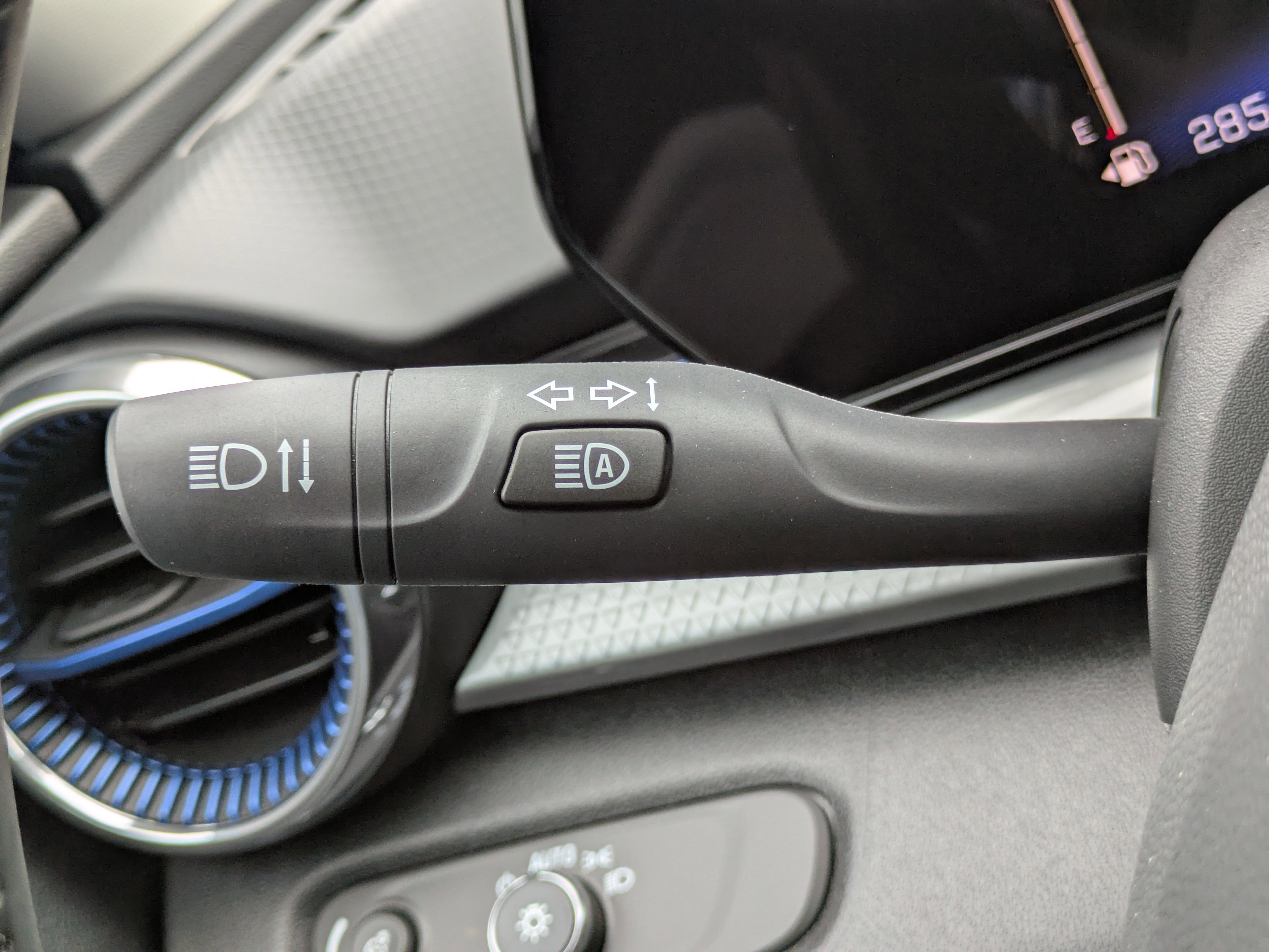 New 2025 Chevrolet Trax LT w/ Driver Confidence Package image 18