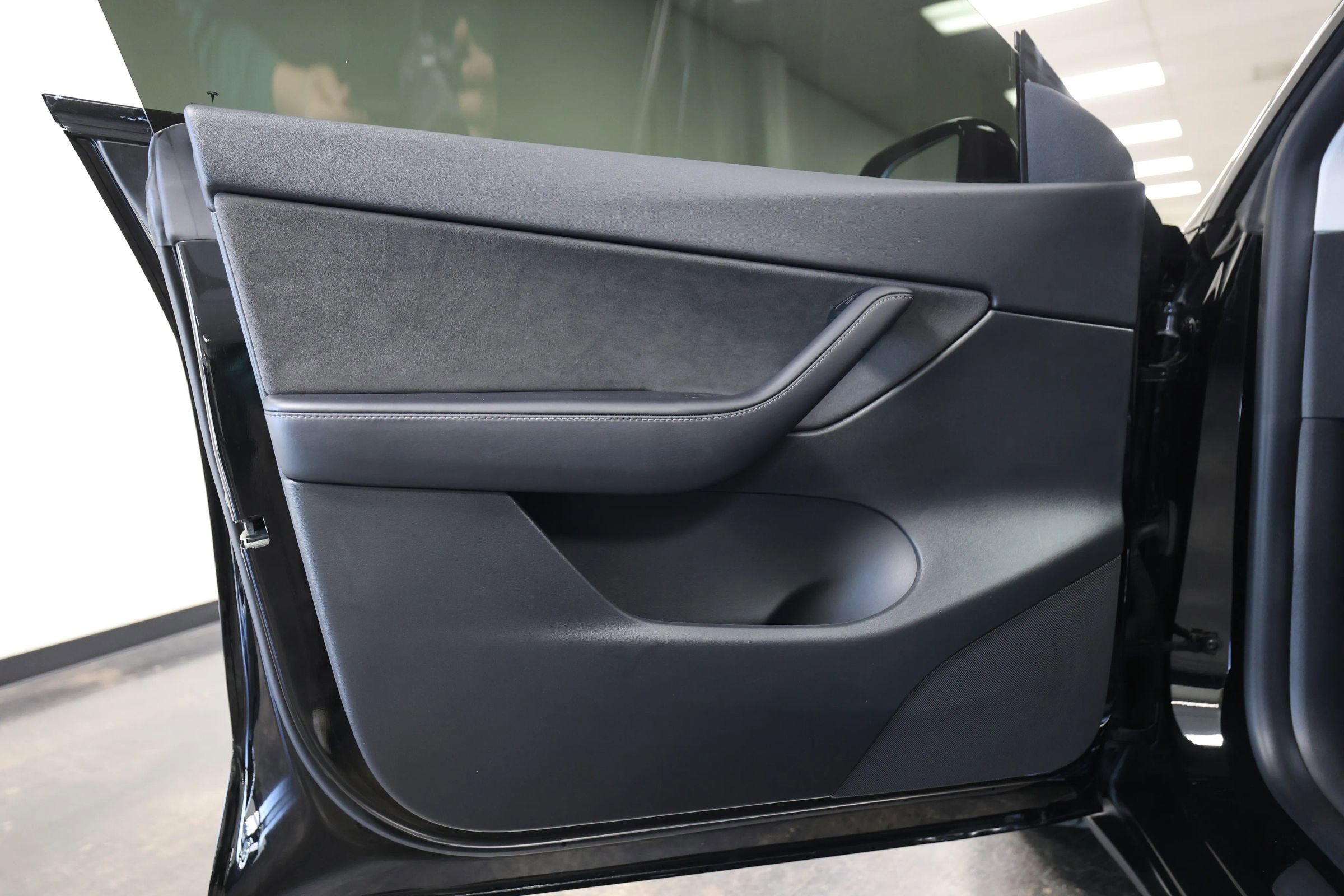 Used 2021 Tesla Model Y Long Range image 26