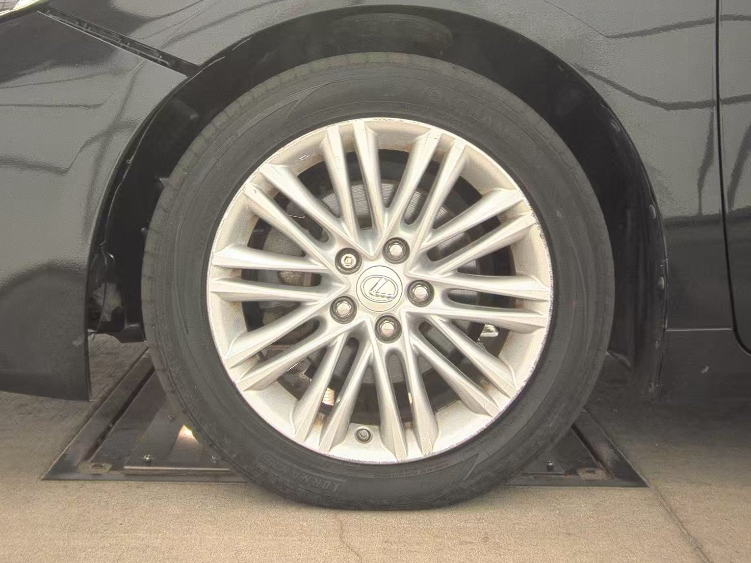 Used 2017 Lexus ES 350 w/ Premium Package FWD image 7