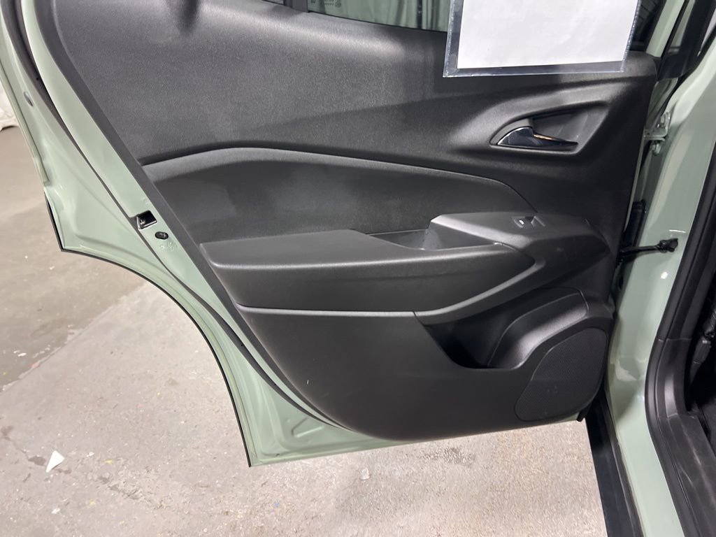 Used 2024 Chevrolet Trax RS FWD image 16