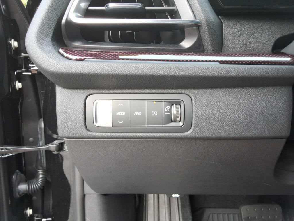 Certified 2026 Chevrolet Traverse RS w/ LPO, Floor Liner Package AWD/4WD image 36