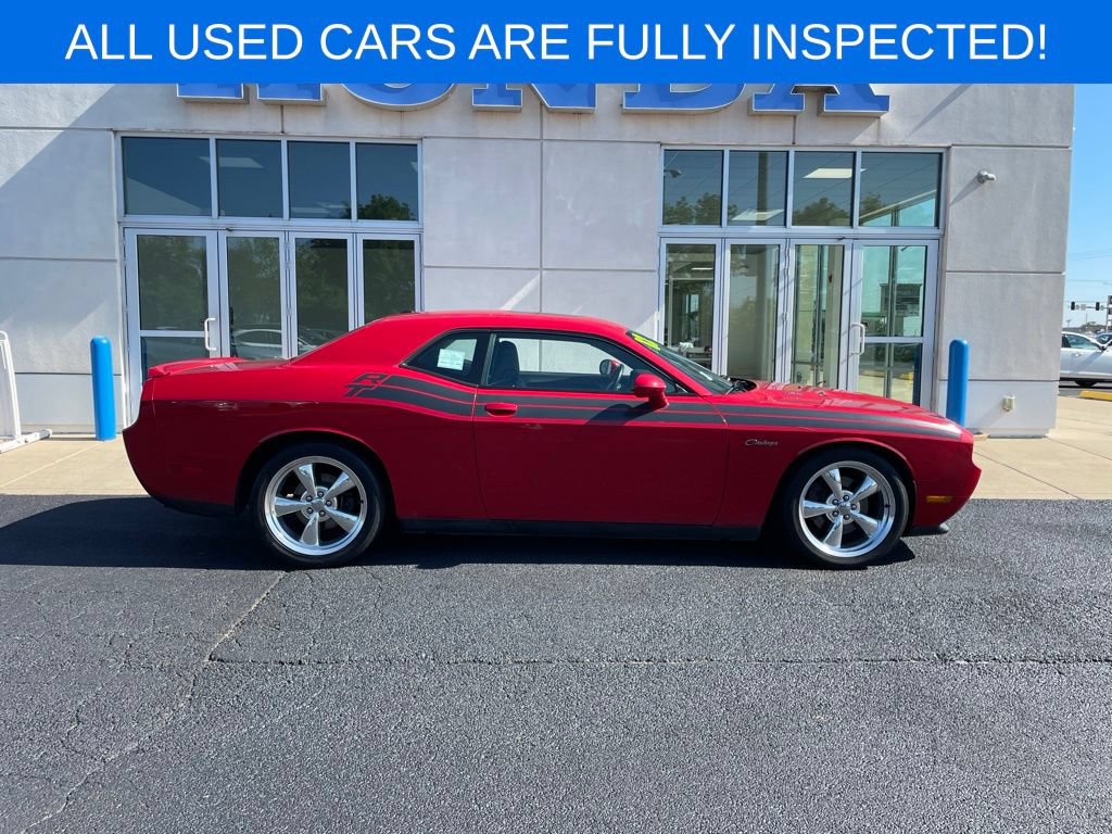 Used 2012 Dodge Challenger R/T RWD image 4
