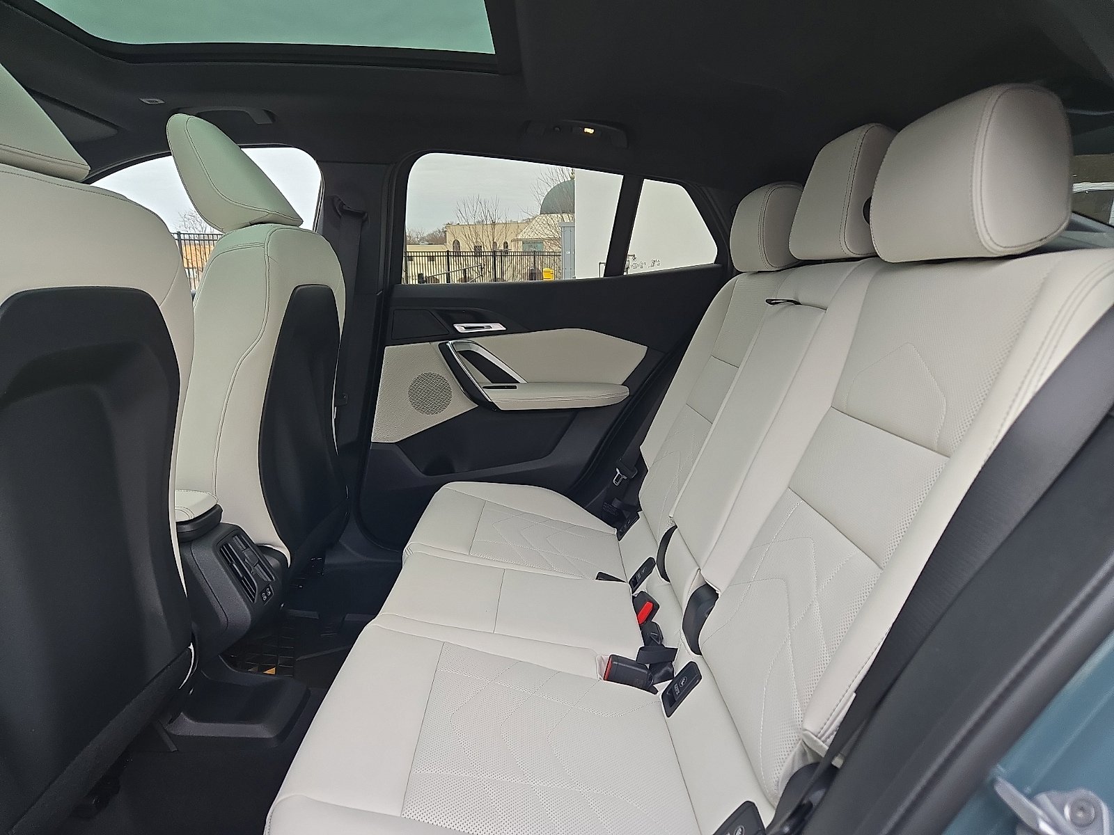 New 2026 BMW X2 xDrive28i w/ Technology Package AWD/4WD image 5