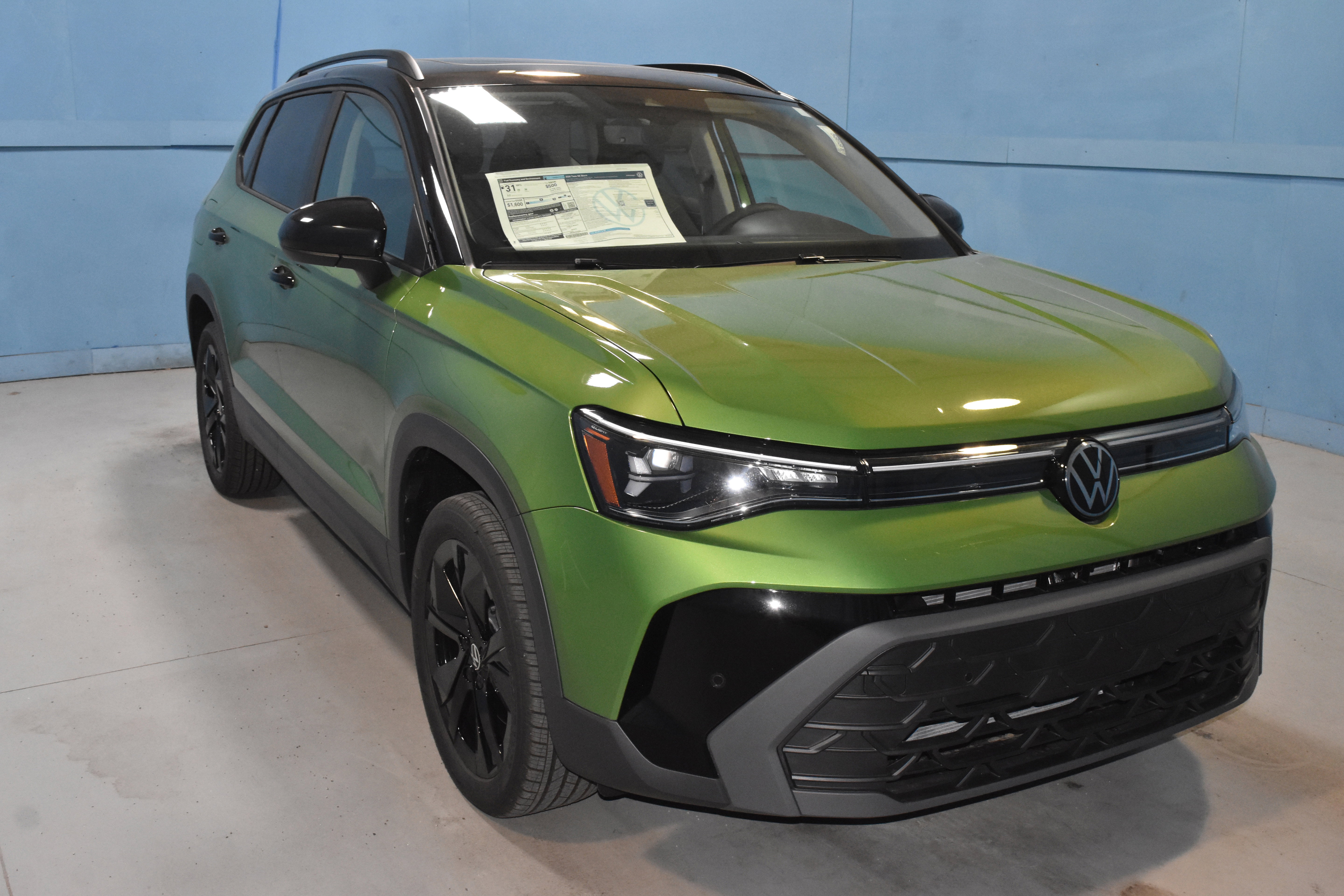 New 2026 Volkswagen Taos SE FWD image 1