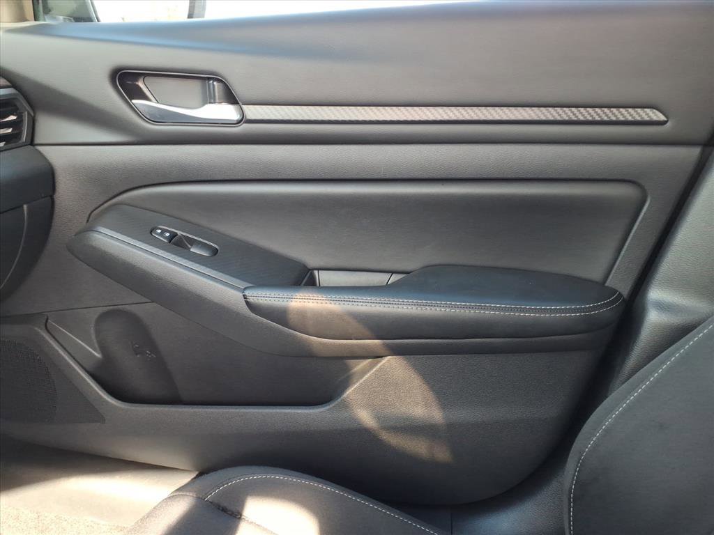 Used 2025 Nissan Altima 2.5 SV image 24