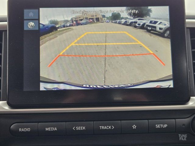 Certified 2025 Hyundai Venue SEL FWD image 17