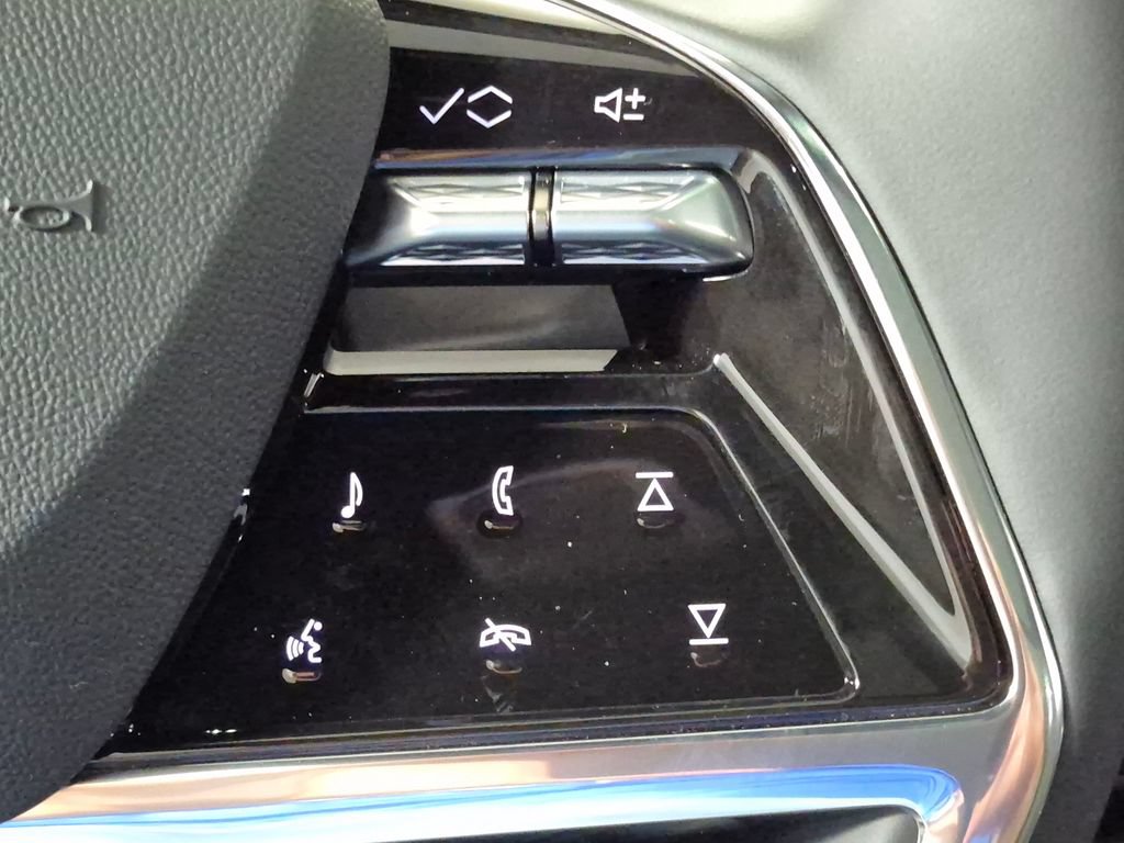 New 2027 Cadillac Vistiq Sport w/ LPO, Floor Liner Package AWD/4WD image 13