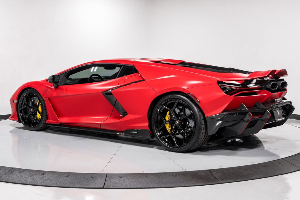 Used 2025 Lamborghini Revuelto image 5