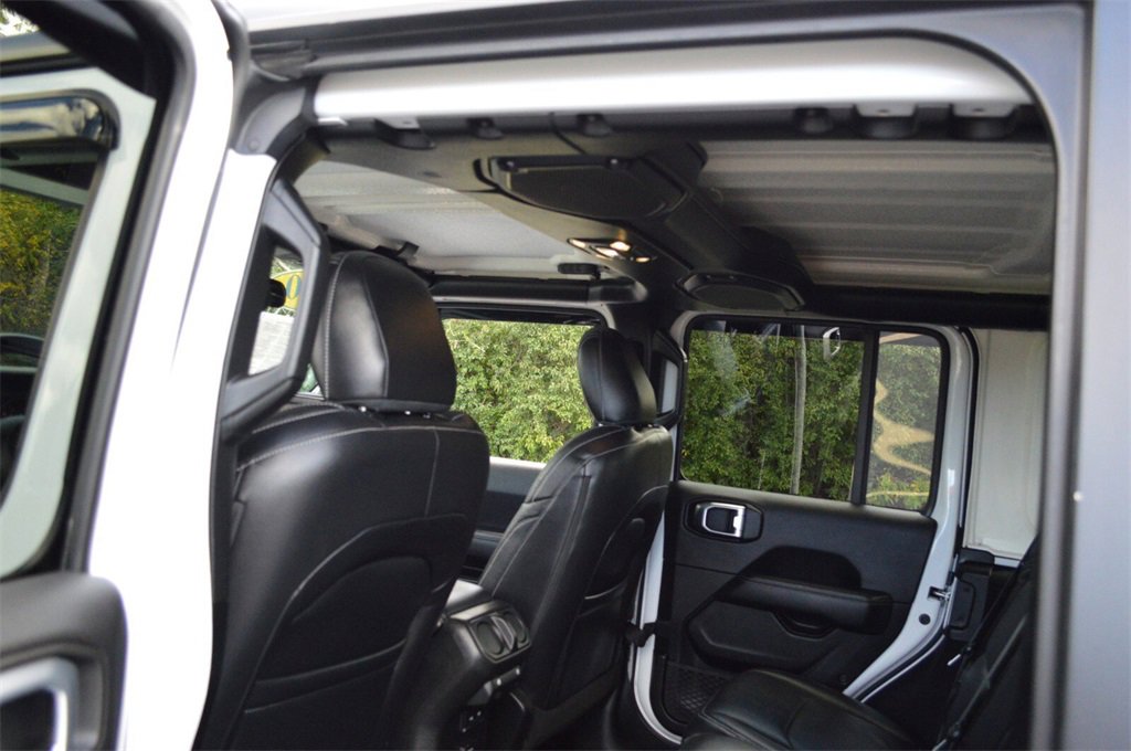 Used 2020 Jeep Wrangler Unlimited Sahara image 30