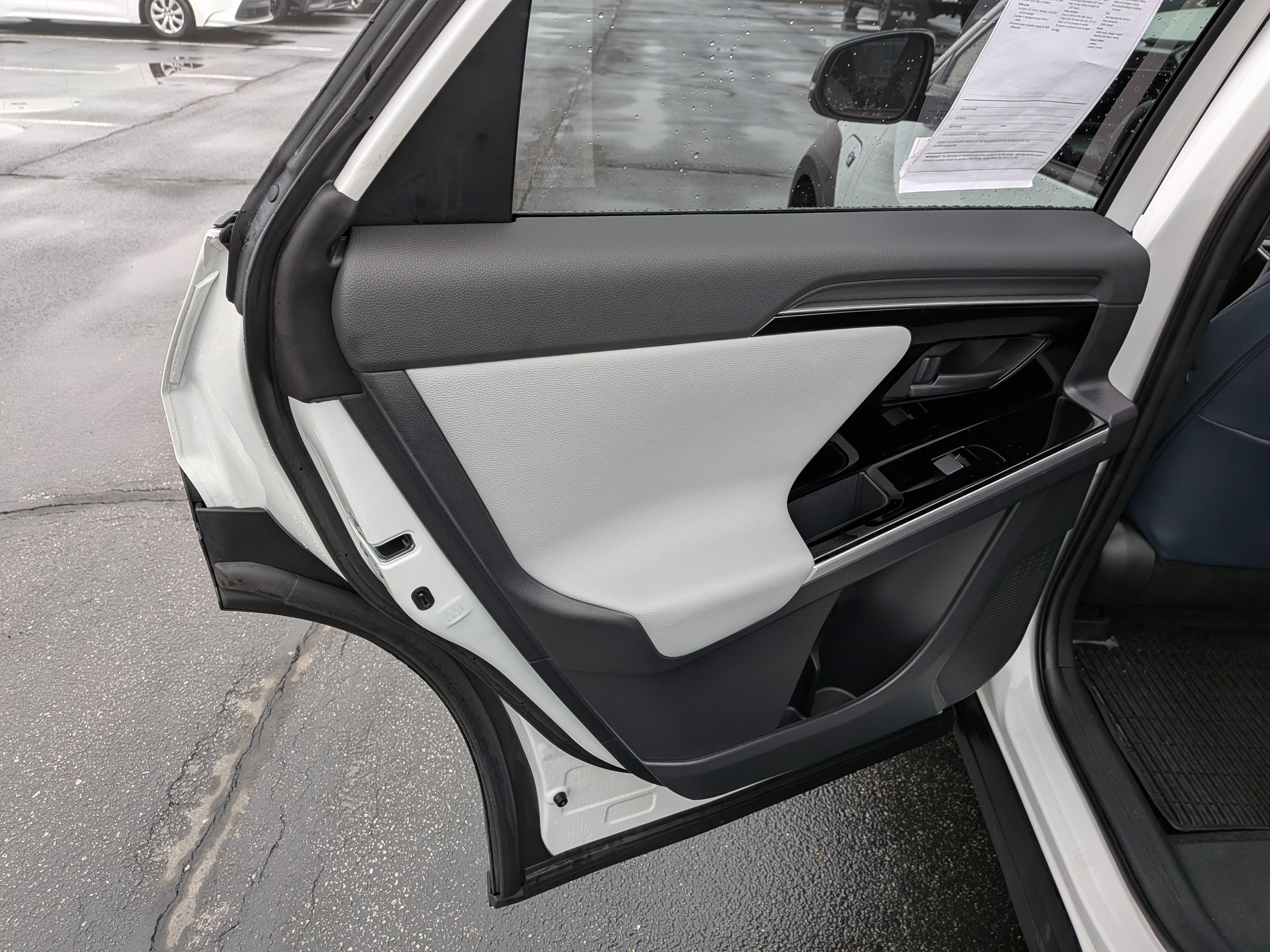 Used 2024 Subaru Solterra Touring w/ Touring Package image 23