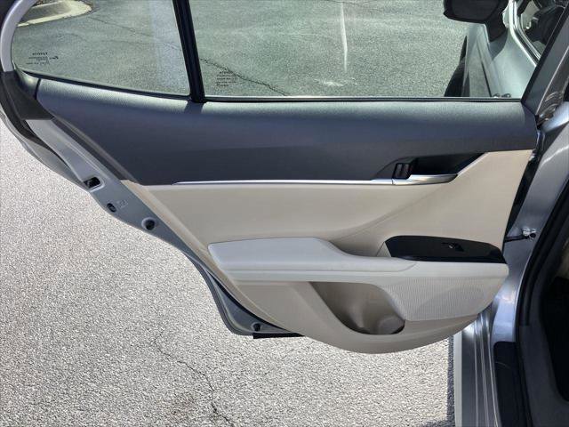 Certified 2020 Toyota Camry LE image 21