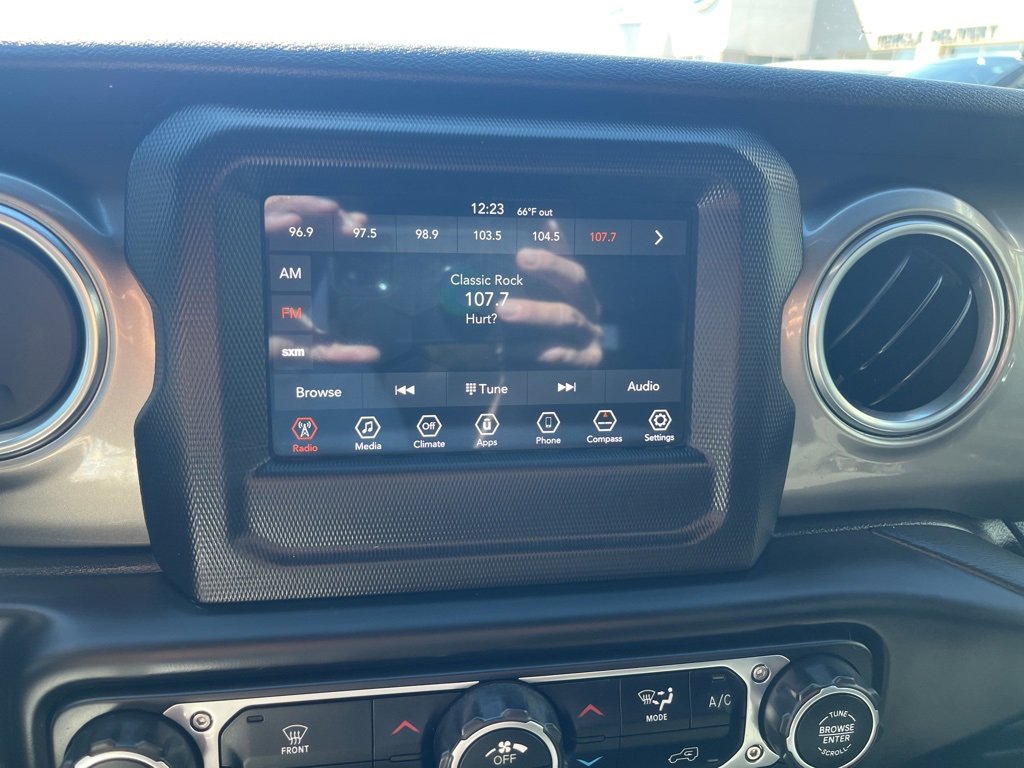 Used 2020 Jeep Gladiator Overland w/ Safety Group image 20