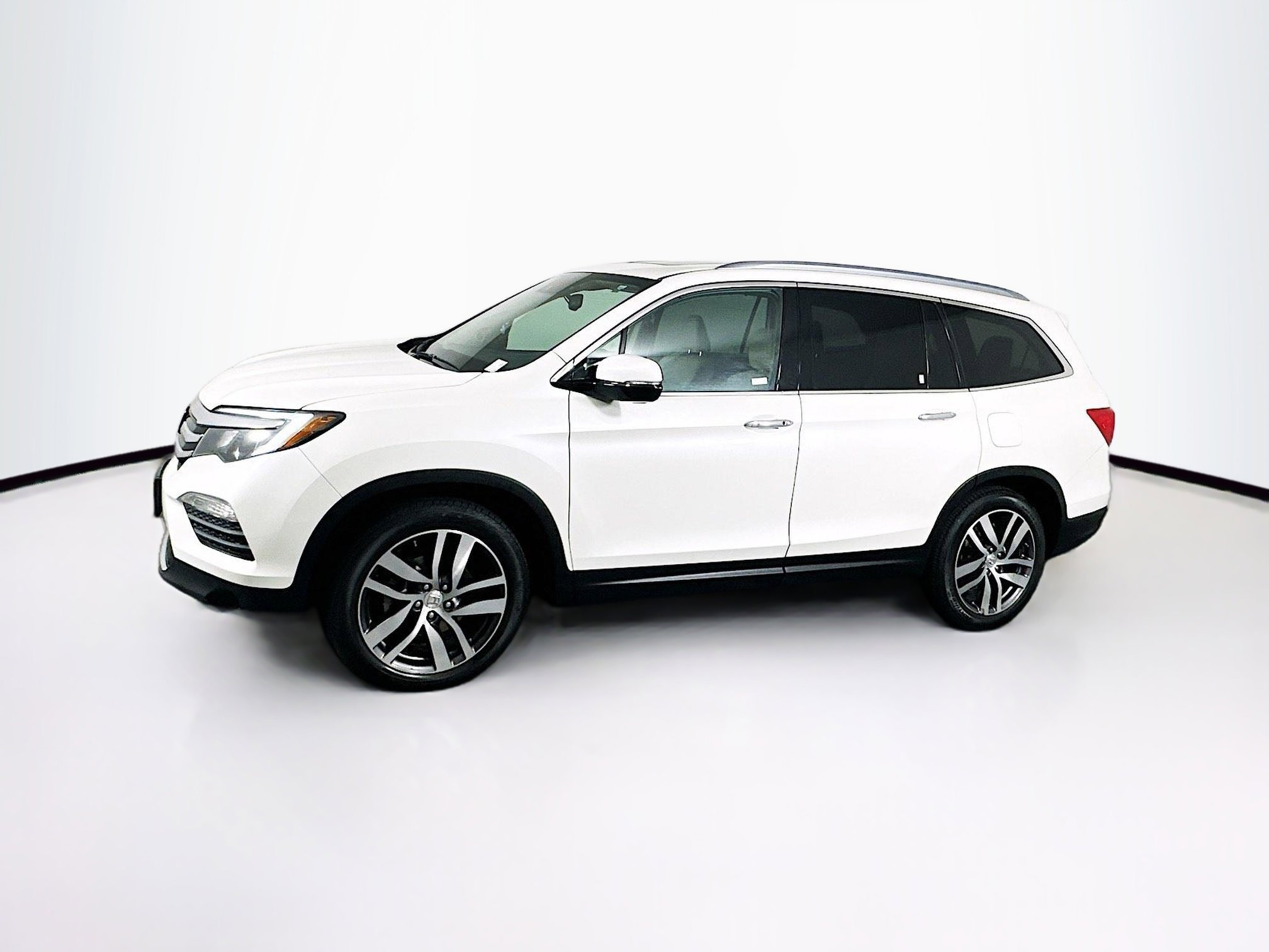 Used 2016 Honda Pilot Touring image 4