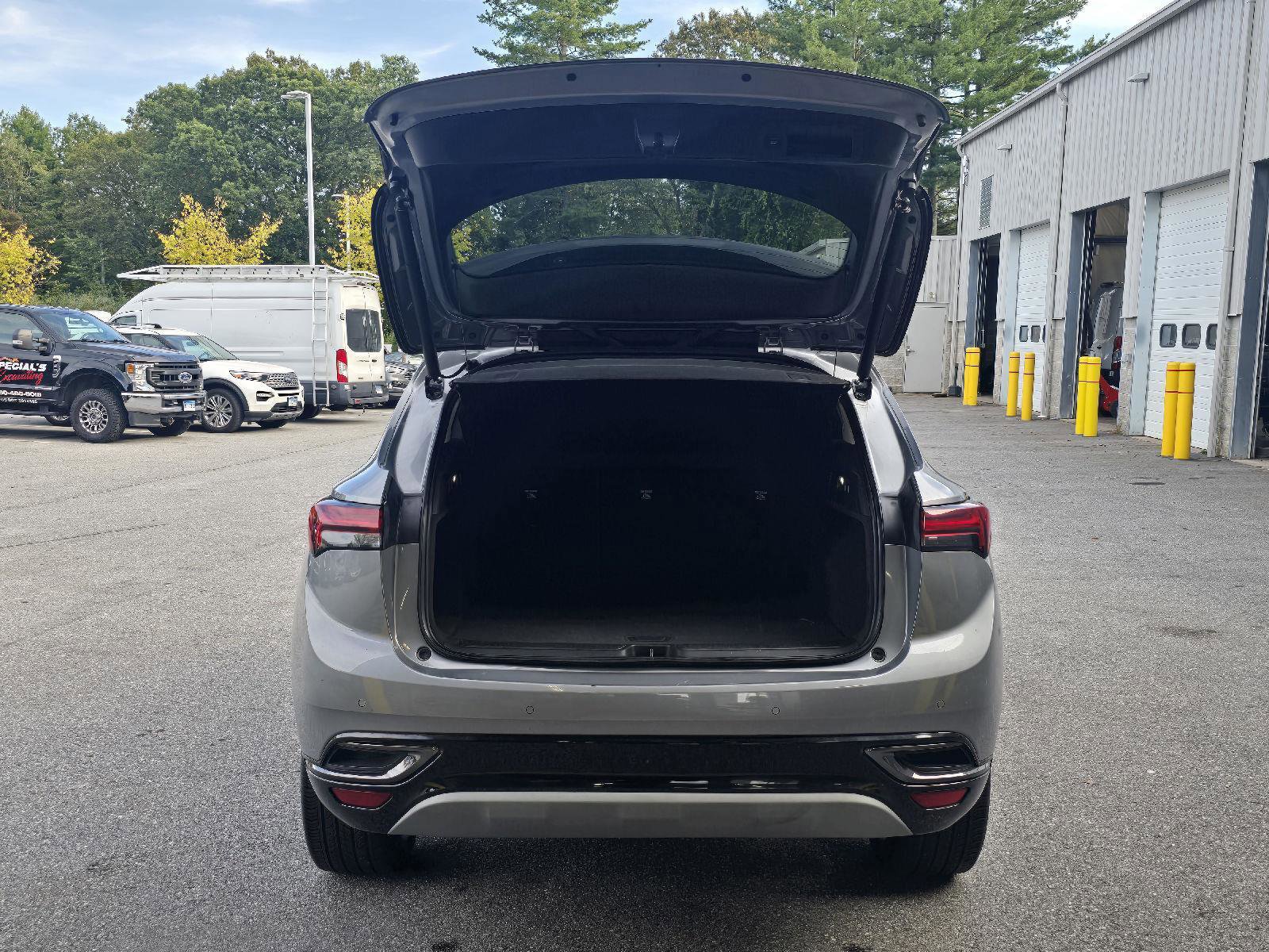 Used 2023 Buick Envision Essence w/ Sport Touring Package image 5