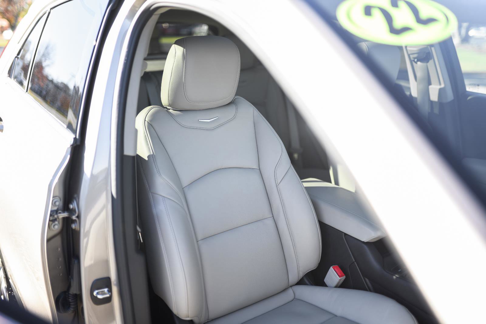 Used 2022 Cadillac XT4 Premium Luxury w/ Enhanced Visibility Package image 43