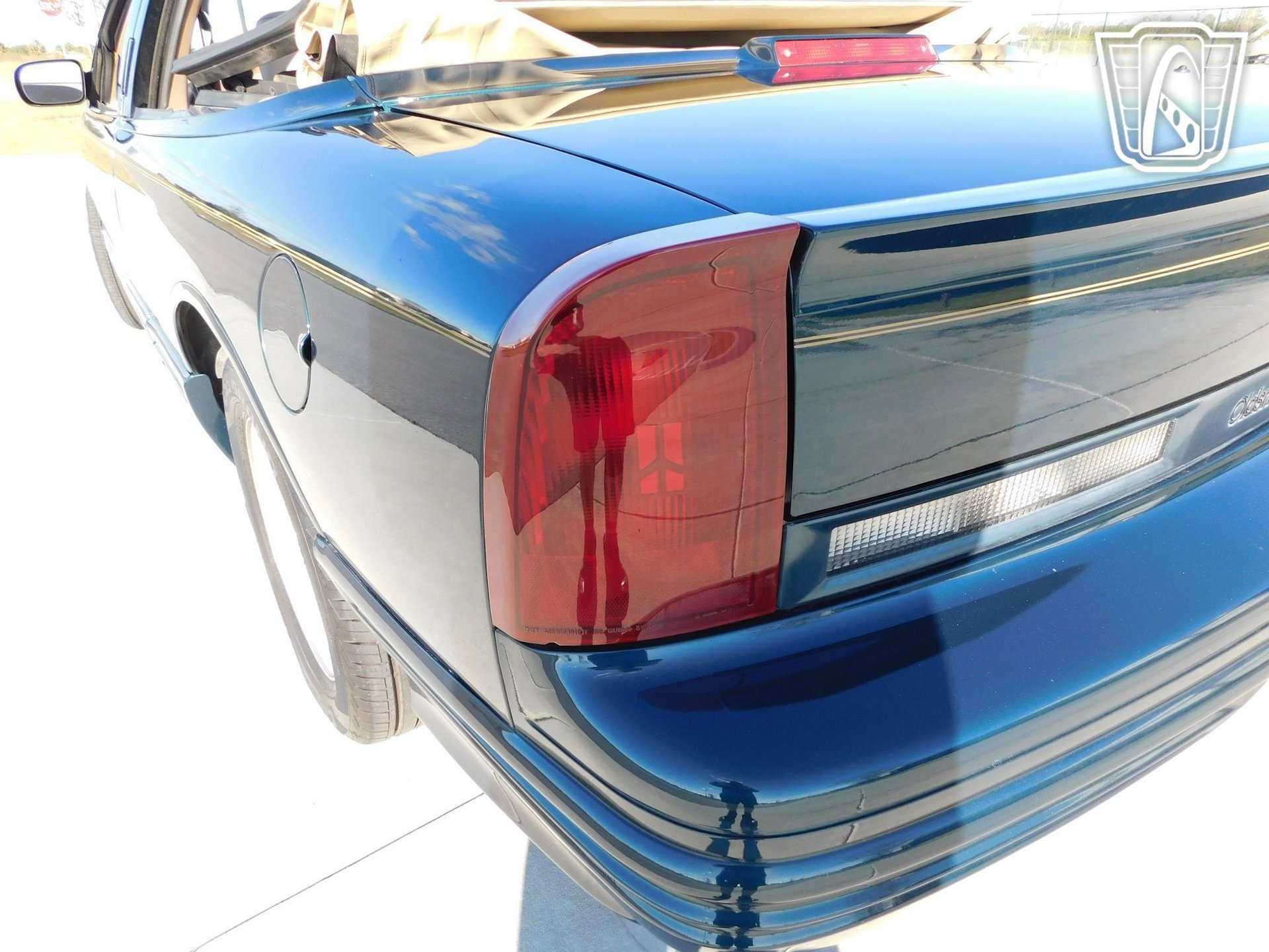 Used 1995 Oldsmobile Cutlass Supreme Convertible image 31