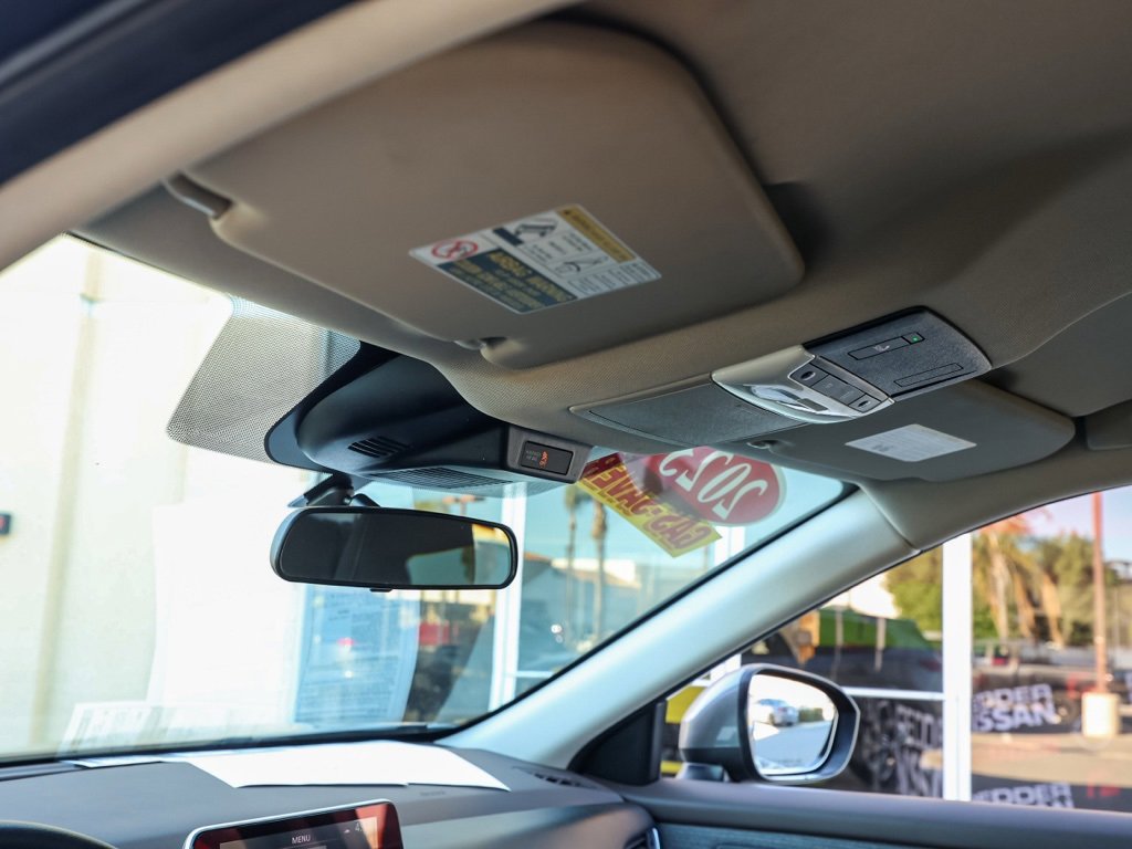 Used 2023 Nissan Rogue SV image 13