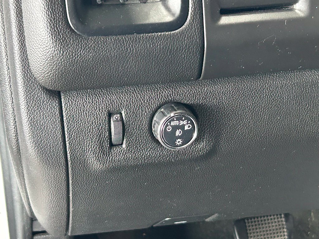Used 2017 Chevrolet Colorado LT w/ LT Convenience Package RWD image 18