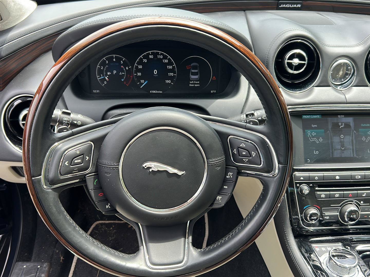 Used 2016 Jaguar XJ L Portfolio AWD/4WD image 11