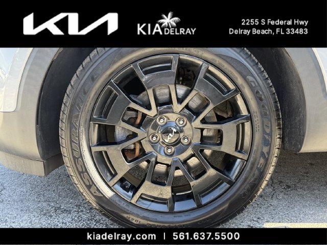 Certified 2022 Kia Telluride SX w/ SX Prestige Package AWD/4WD image 38