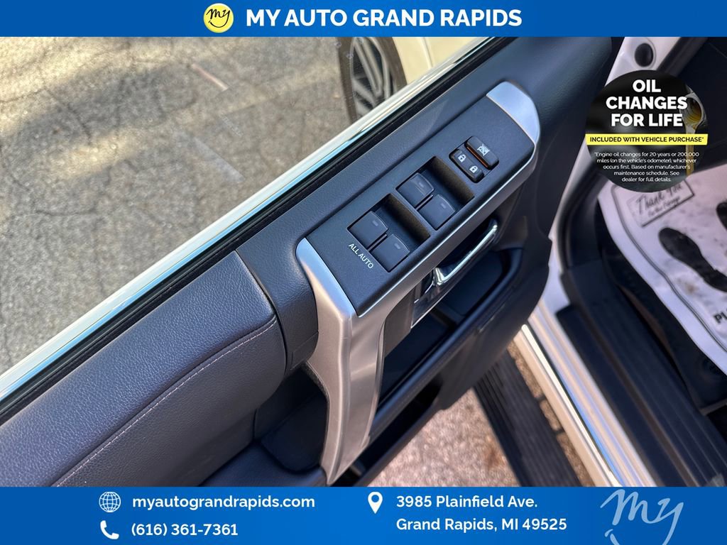 Used 2023 Toyota 4Runner Limited AWD/4WD image 11