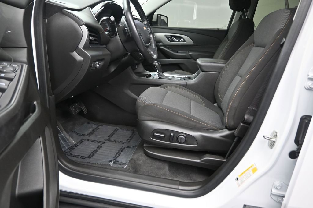 Used 2020 Chevrolet Traverse LT FWD image 12