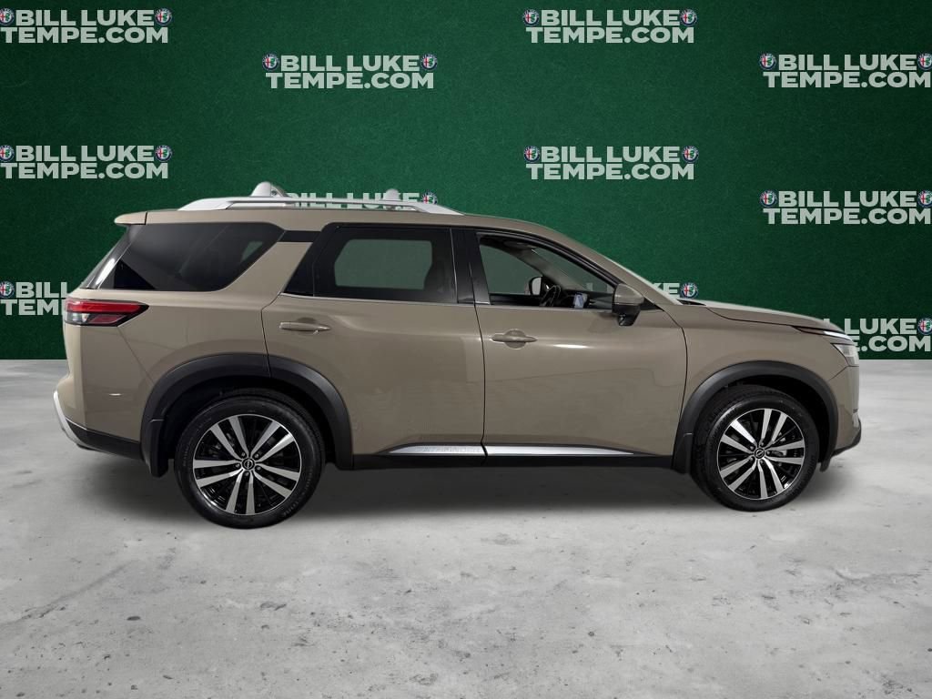 Used 2024 Nissan Pathfinder Platinum image 4