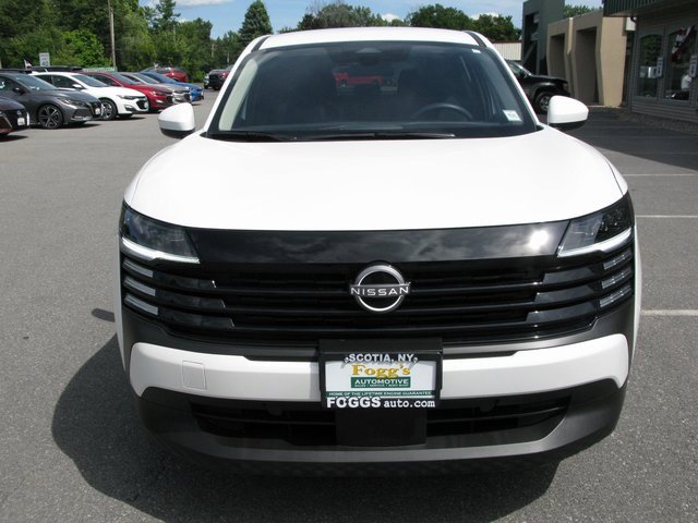 Used 2025 Nissan Kicks SV image 12