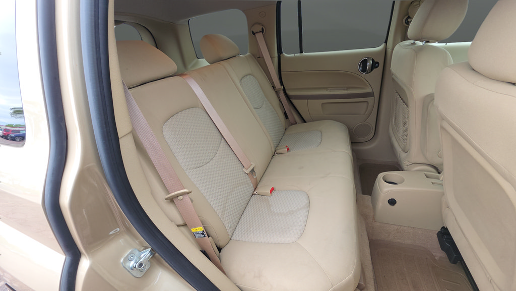 Used 2006 Chevrolet HHR LT FWD image 14