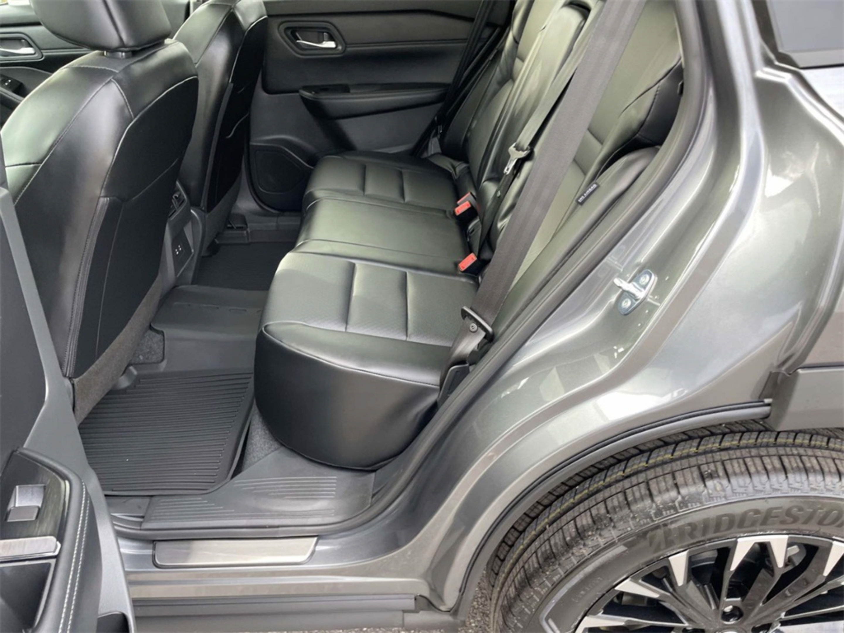 New 2026 Nissan Rogue Dark Armor AWD/4WD image 10