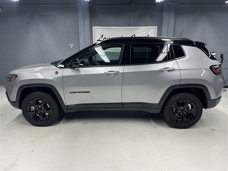 Used 2023 Jeep Compass Trailhawk w/ Trailhawk Elite Group AWD/4WD image 5