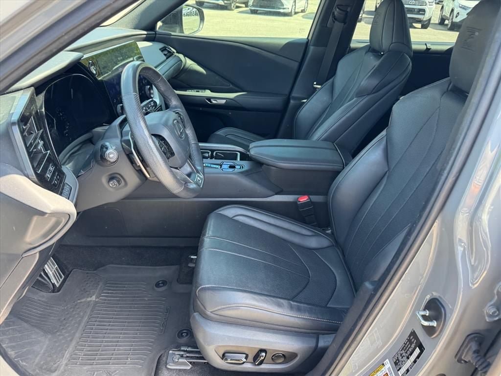 Used 2024 Lexus TX 500h AWD w/ Technology Package image 9