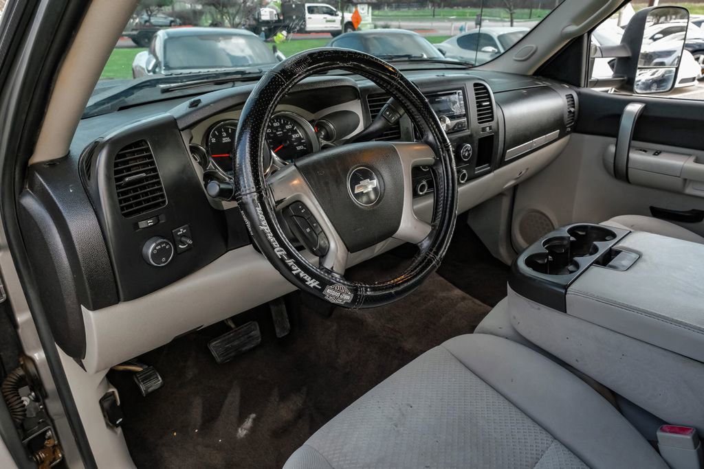 Used 2008 Chevrolet Silverado 2500 LT w/ Suspension Package, Off-Road image 12