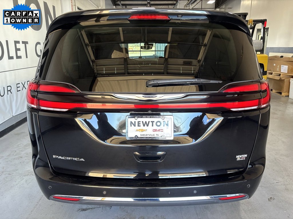 Used 2024 Chrysler Pacifica Touring-L image 31