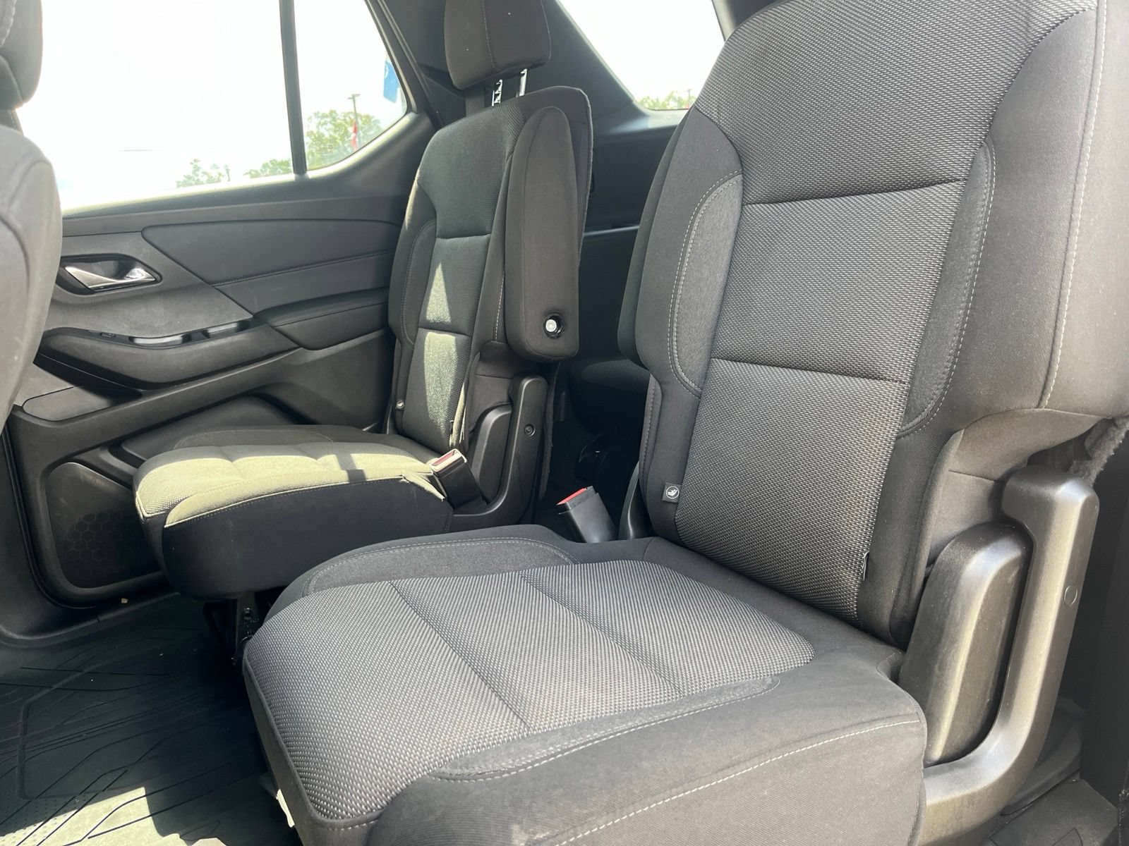 Certified 2022 Chevrolet Traverse LT FWD image 12