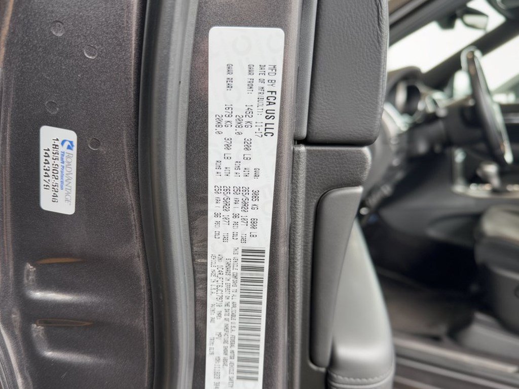 Used 2018 Jeep Grand Cherokee Overland AWD/4WD image 32