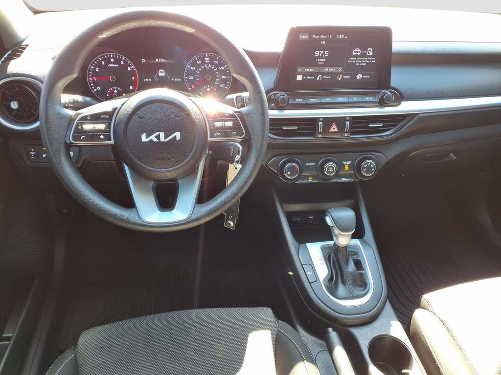 Used 2023 Kia Forte LXS w/ LXS Technology Package image 7