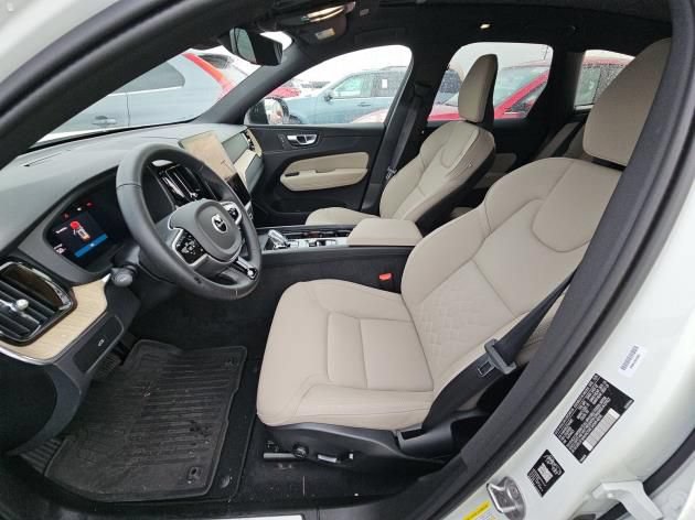 Used 2026 Volvo XC60 B5 Plus AWD/4WD image 9