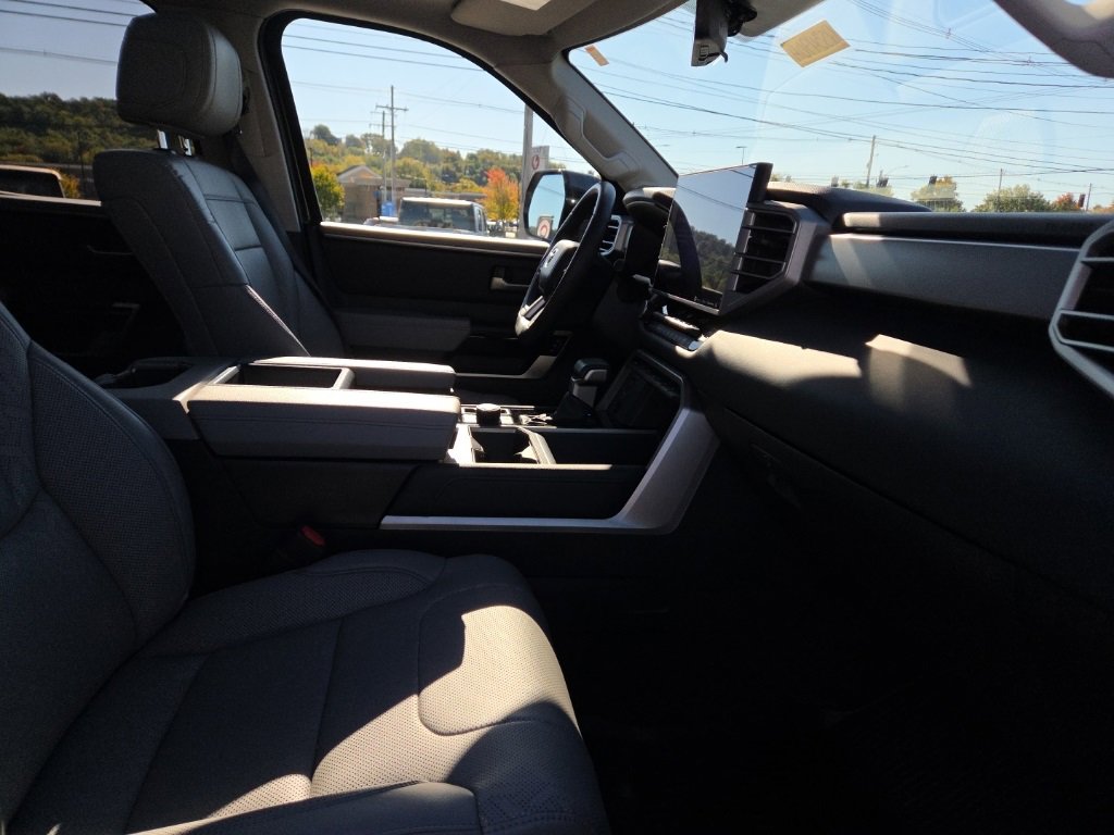 Used 2023 Toyota Tundra Limited image 22