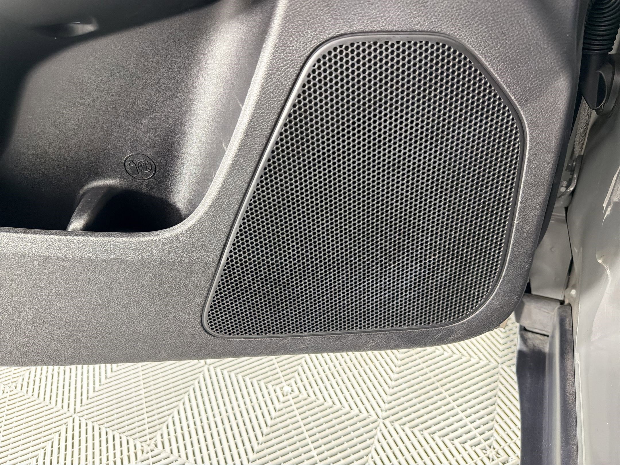 Used 2020 Jeep Cherokee Limited image 22