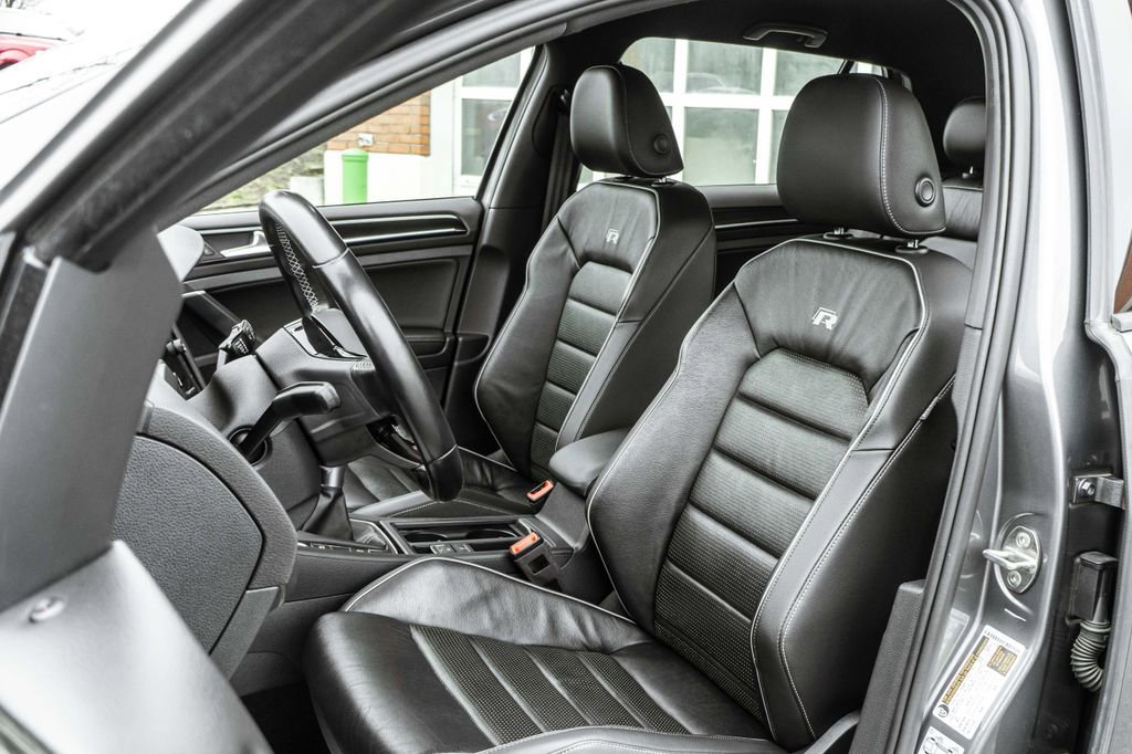 Used 2019 Volkswagen Golf R 4-Door image 7