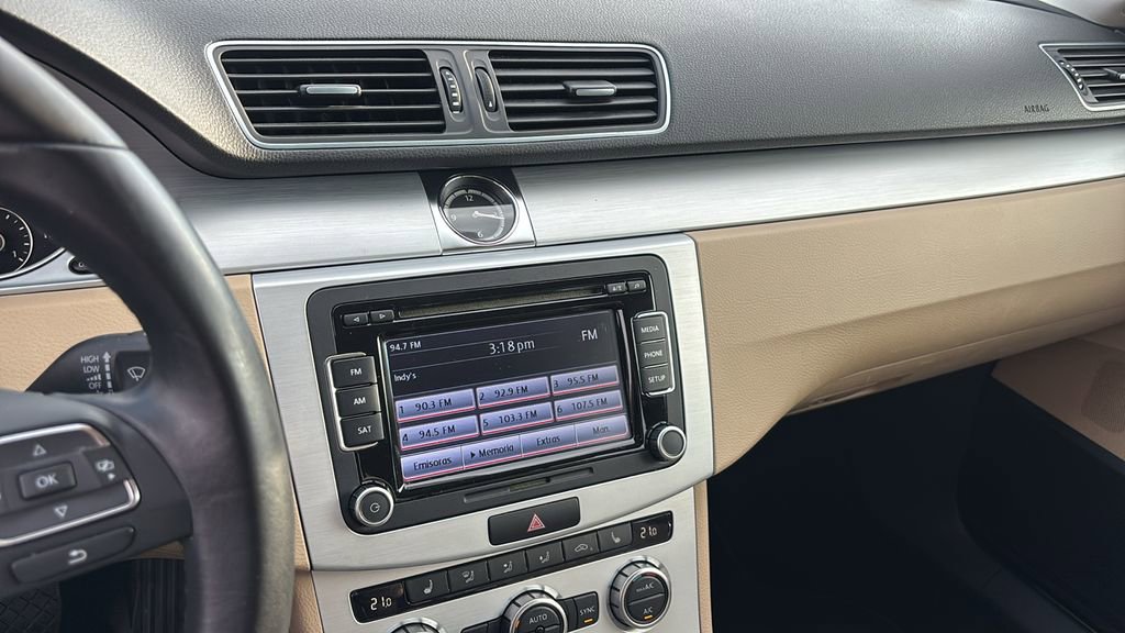 Used 2013 Volkswagen CC Sport image 19