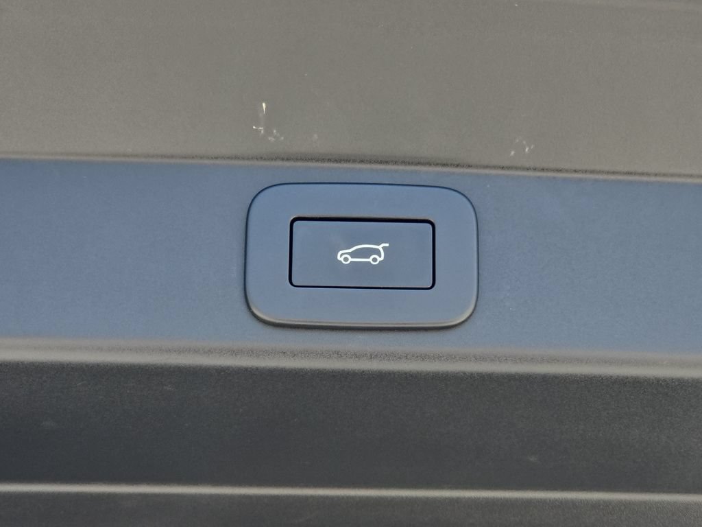 Certified 2025 Land Rover Range Rover Sport AWD/4WD image 13