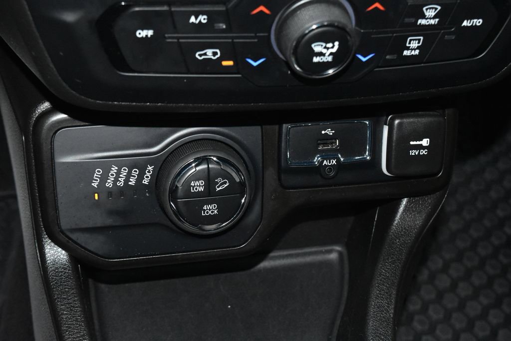Used 2023 Jeep Renegade Trailhawk AWD/4WD image 14